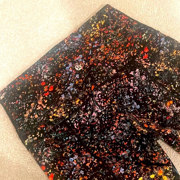 Lululemon Cropped Leggings - Picture 6 of 9